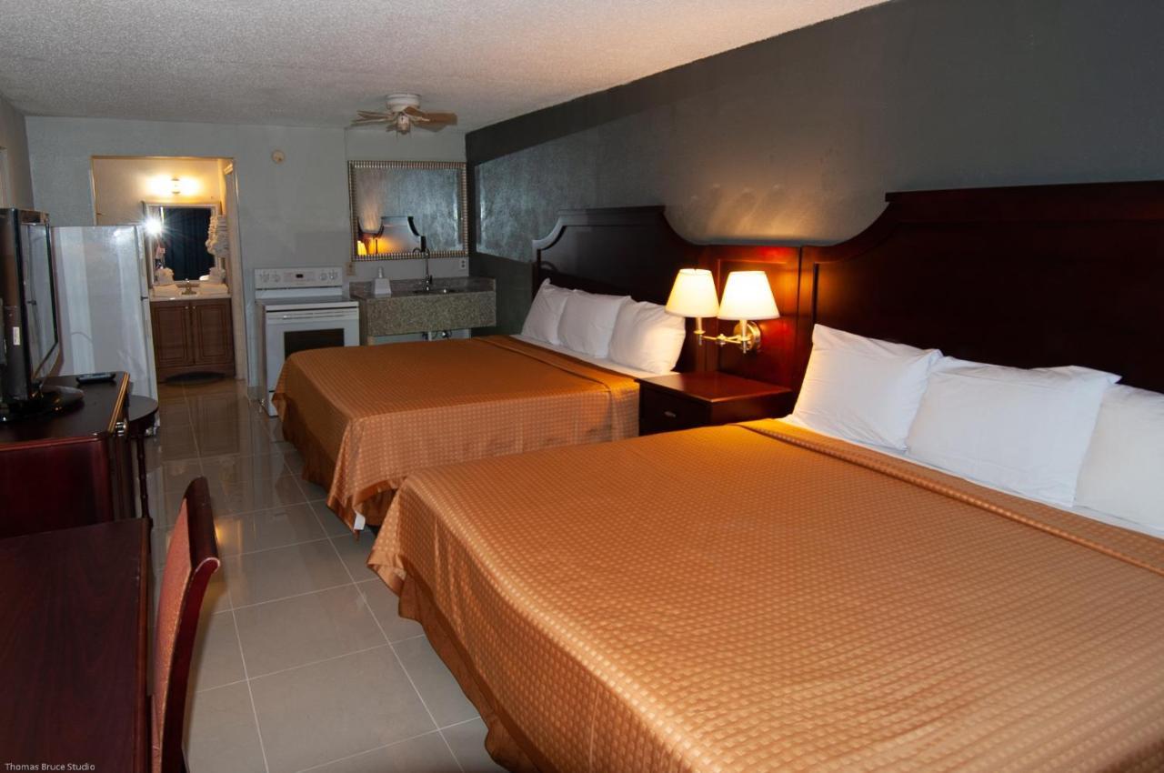 Express Inn & Suites - 5 Miles From St Petersburg Clearwater Airport Ngoại thất bức ảnh