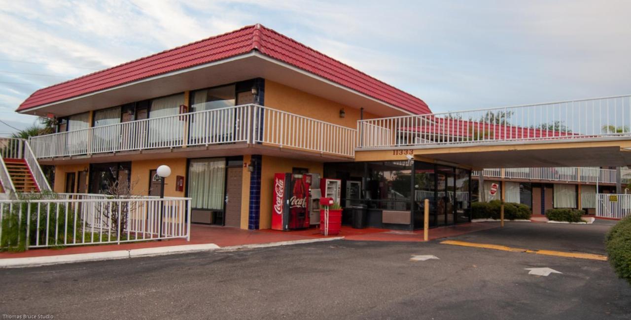 Express Inn & Suites - 5 Miles From St Petersburg Clearwater Airport Ngoại thất bức ảnh