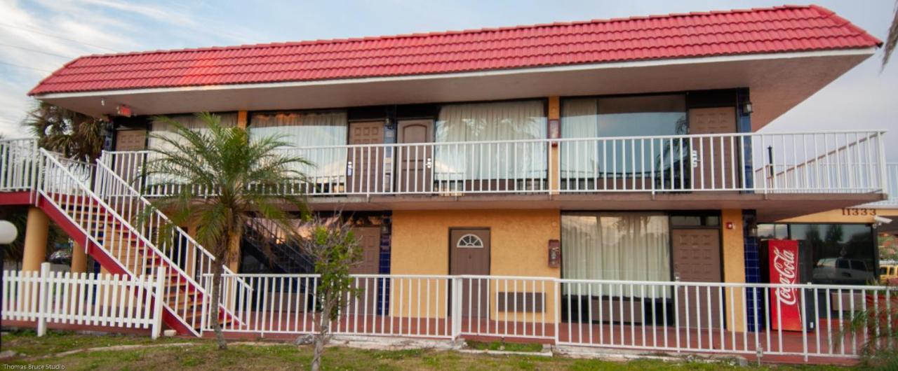 Express Inn & Suites - 5 Miles From St Petersburg Clearwater Airport Ngoại thất bức ảnh
